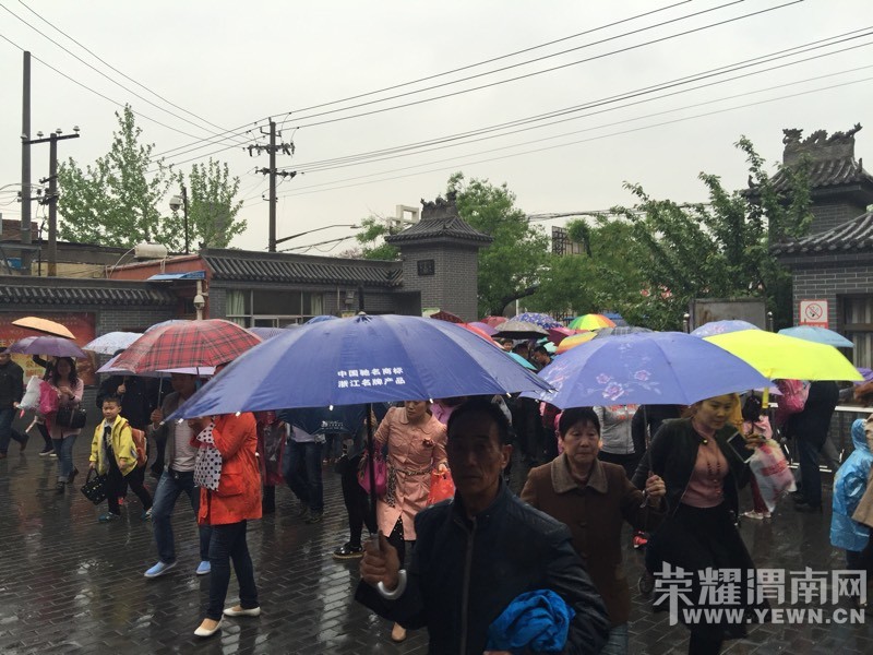 СկСѧ��У�쵼�ǣ���ô����꣬���Ӷ�����������ѧ����