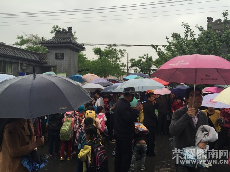 СկСѧ��У�쵼�ǣ���ô����꣬���Ӷ�����������ѧ����