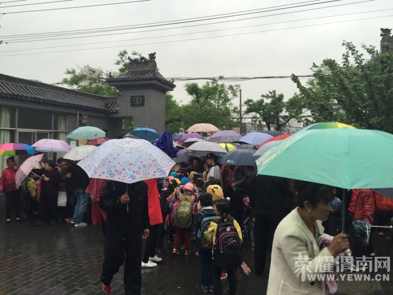 СկСѧ��У�쵼�ǣ���ô����꣬���Ӷ�����������ѧ����