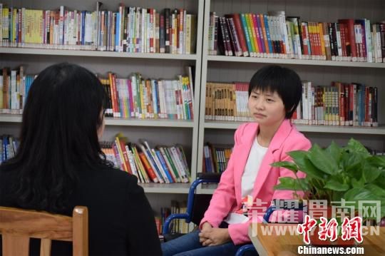 90��м�Ů��д��������:�������ƴһ��(ͼ)