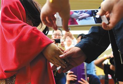 ý����ܻ�����"�Ѽ�":����ֵ �����ڿ����ں�