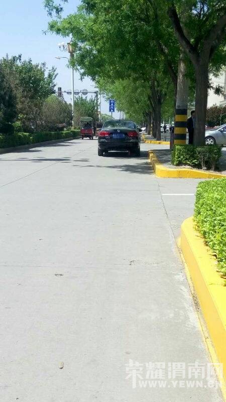 ��磬��ѳ�ͣ�ڷǻ��������ϱ�Ŀ�����ǲ��ǲ����ʰ���