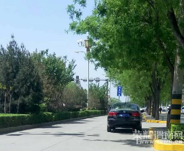 ��磬��ѳ�ͣ�ڷǻ��������ϱ�Ŀ�����ǲ��ǲ����ʰ���