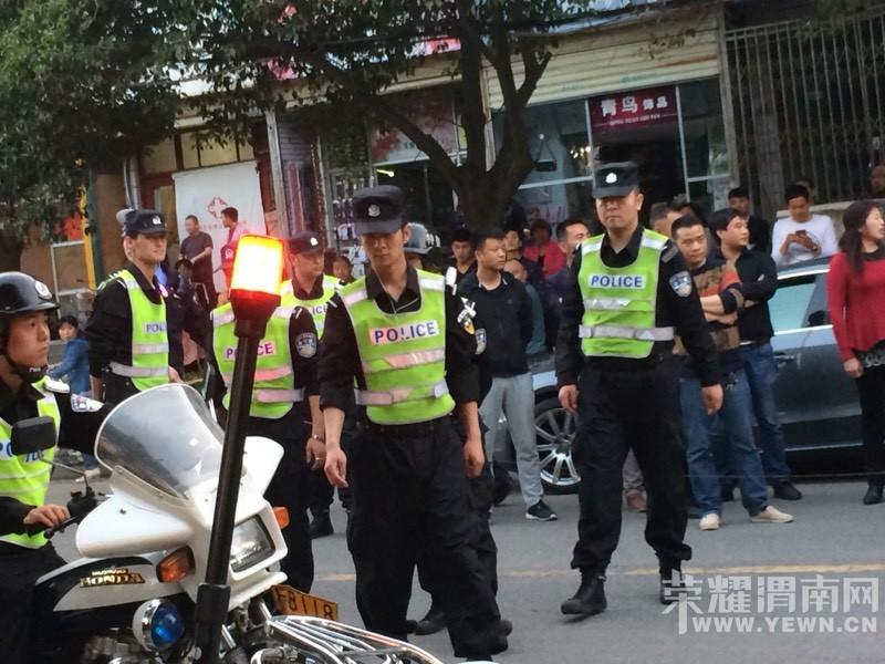 ������ѧ�ſ�һ˾����һ����ײ����Ȼ�³������ˣ���