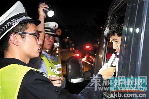 ���Ӿƺ������е��Ͽ������ױ���  �����Ų��