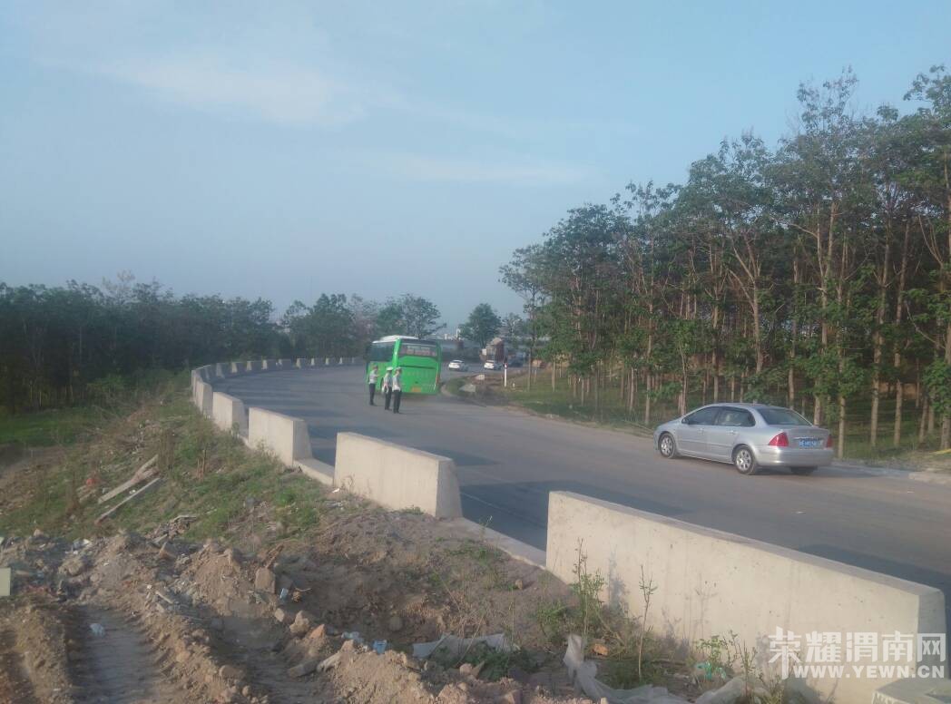 220033cr663xxt13j3b1bk.jpg