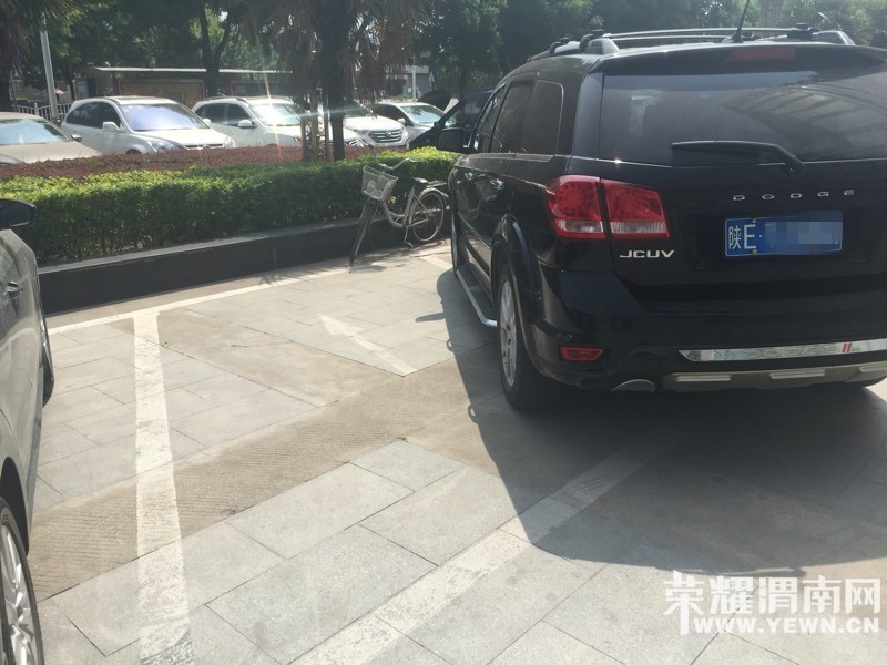 �Ե�������һ����ռ��2����λ�����ߣ�