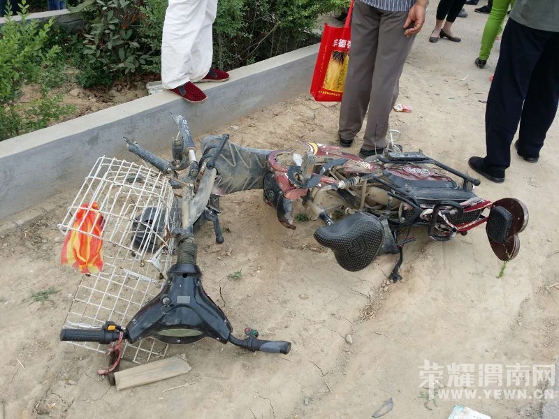 μ���ߵ����ش���һС����綯����ײ ����̫����