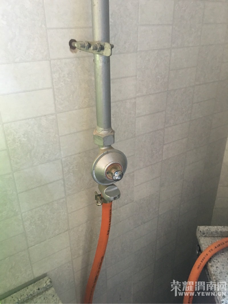 113212de99sce43d2rcyrc.jpg