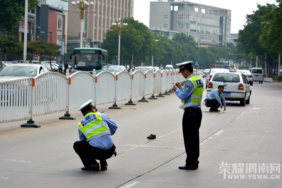 ���糯������ж�һ�γ���һ���г�������ײ��˾������̫�����������