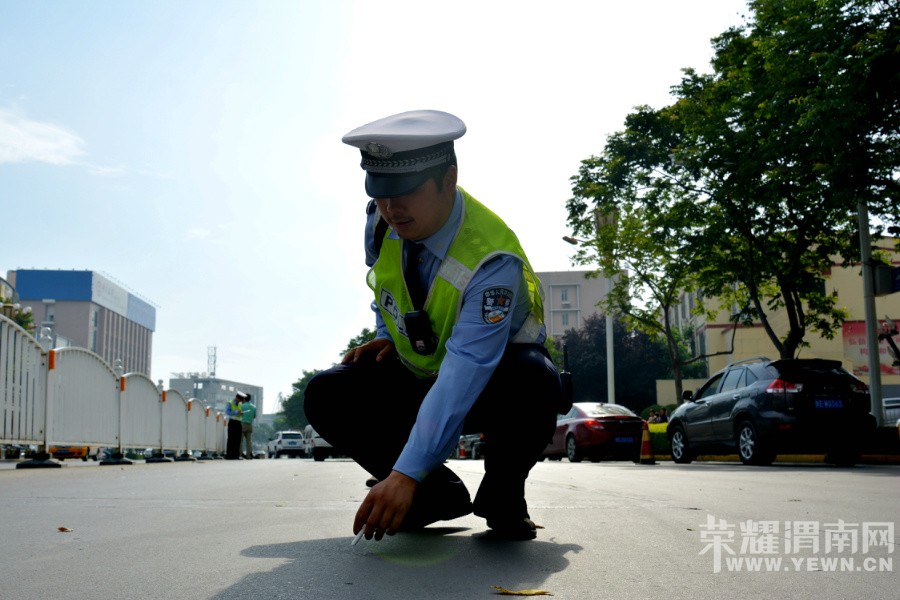 ���糯������ж�һ�γ���һ���г�������ײ��˾������̫�����������