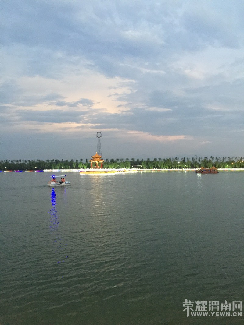 �����ͬ�޺��޵���Ư��������ͣ����Ҳ��ģ�