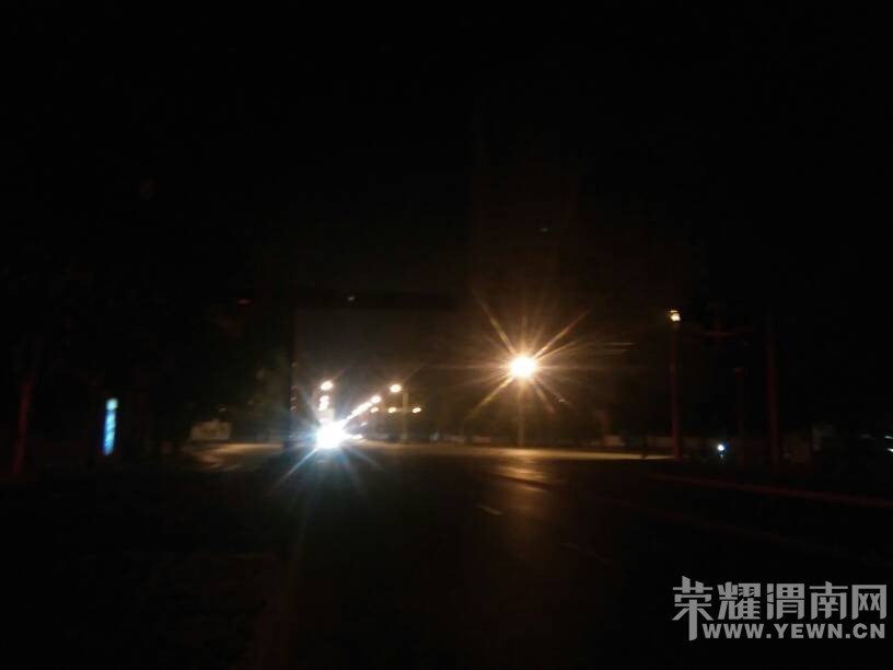 ����ʮ������ʢ·һ��·ʮ���ĸ������ǻƵƣ�����ô�����أ�