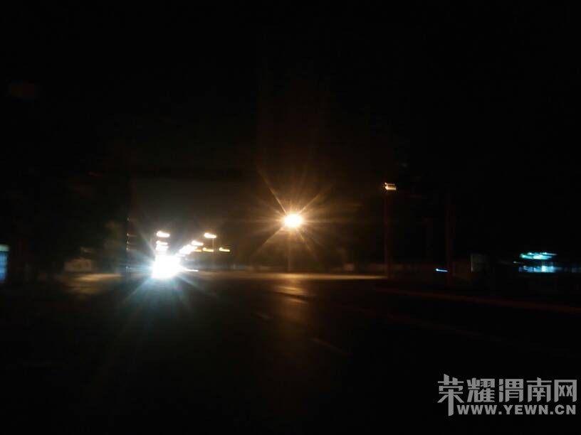 ����ʮ������ʢ·һ��·ʮ���ĸ������ǻƵƣ�����ô�����أ�