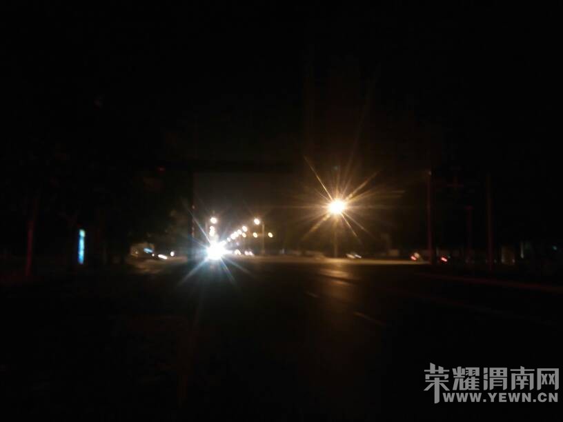 ����ʮ������ʢ·һ��·ʮ���ĸ������ǻƵƣ�����ô�����أ�