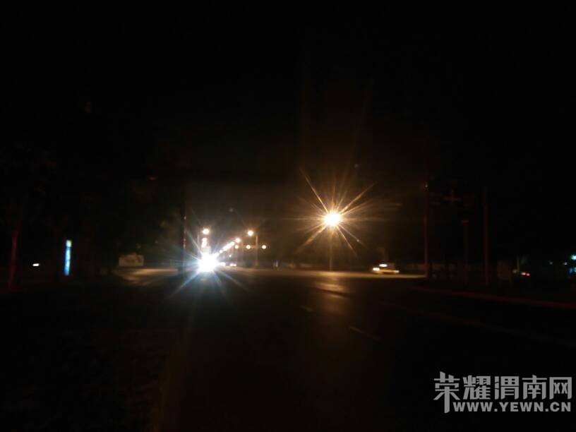 ����ʮ������ʢ·һ��·ʮ���ĸ������ǻƵƣ�����ô�����أ�