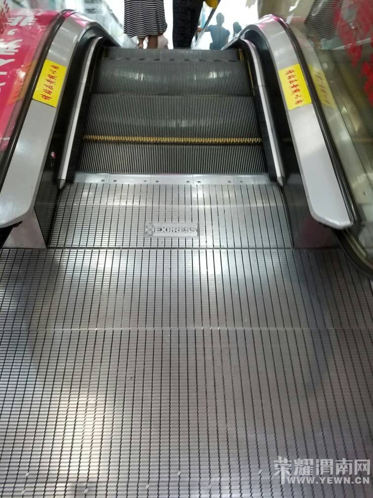 182000qhkjlf03s9fsojrf.jpg