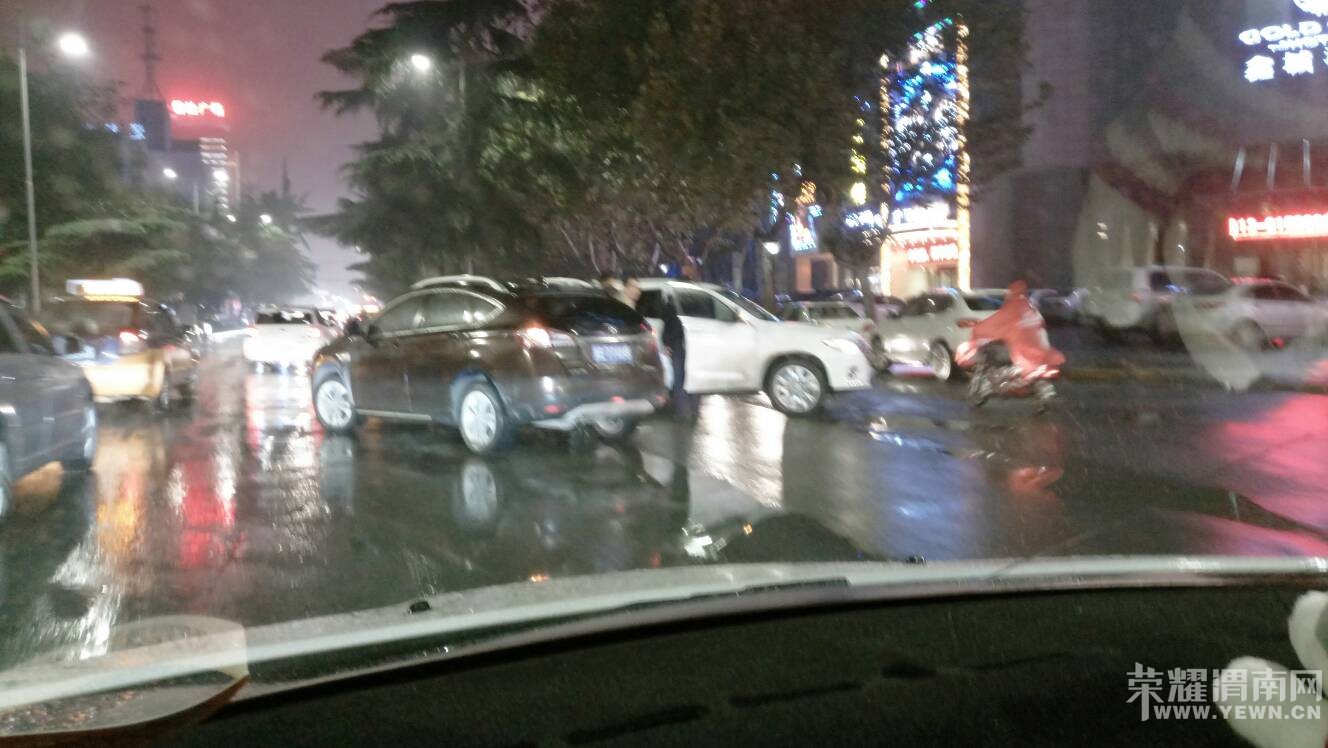 ����·����·ʮ��������ײ���������г�ע�ⰲȫ��