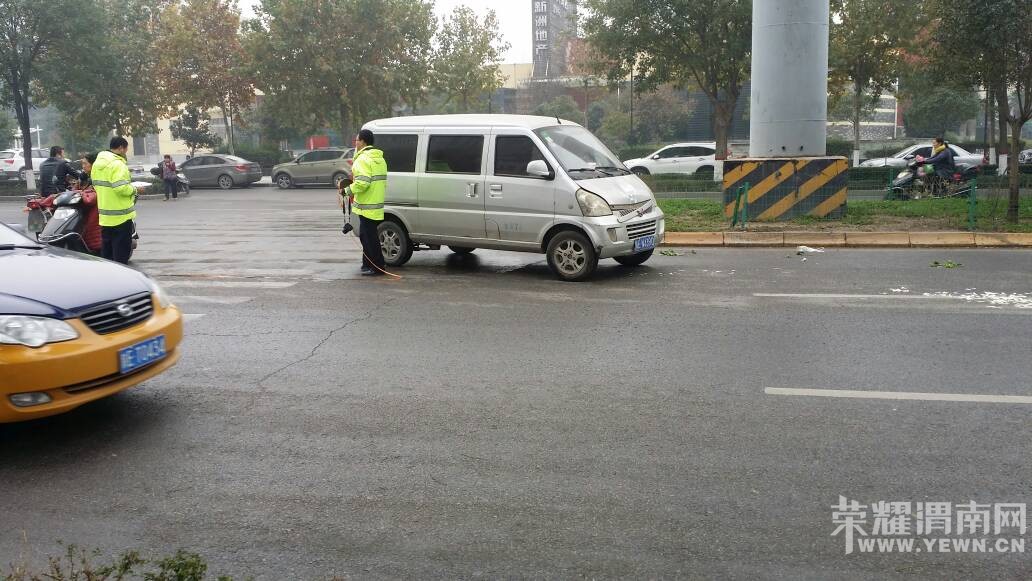 �ֳ�·�жβ��г�����·�ڷ�����������Ҷ�ע�ⰲȫ��