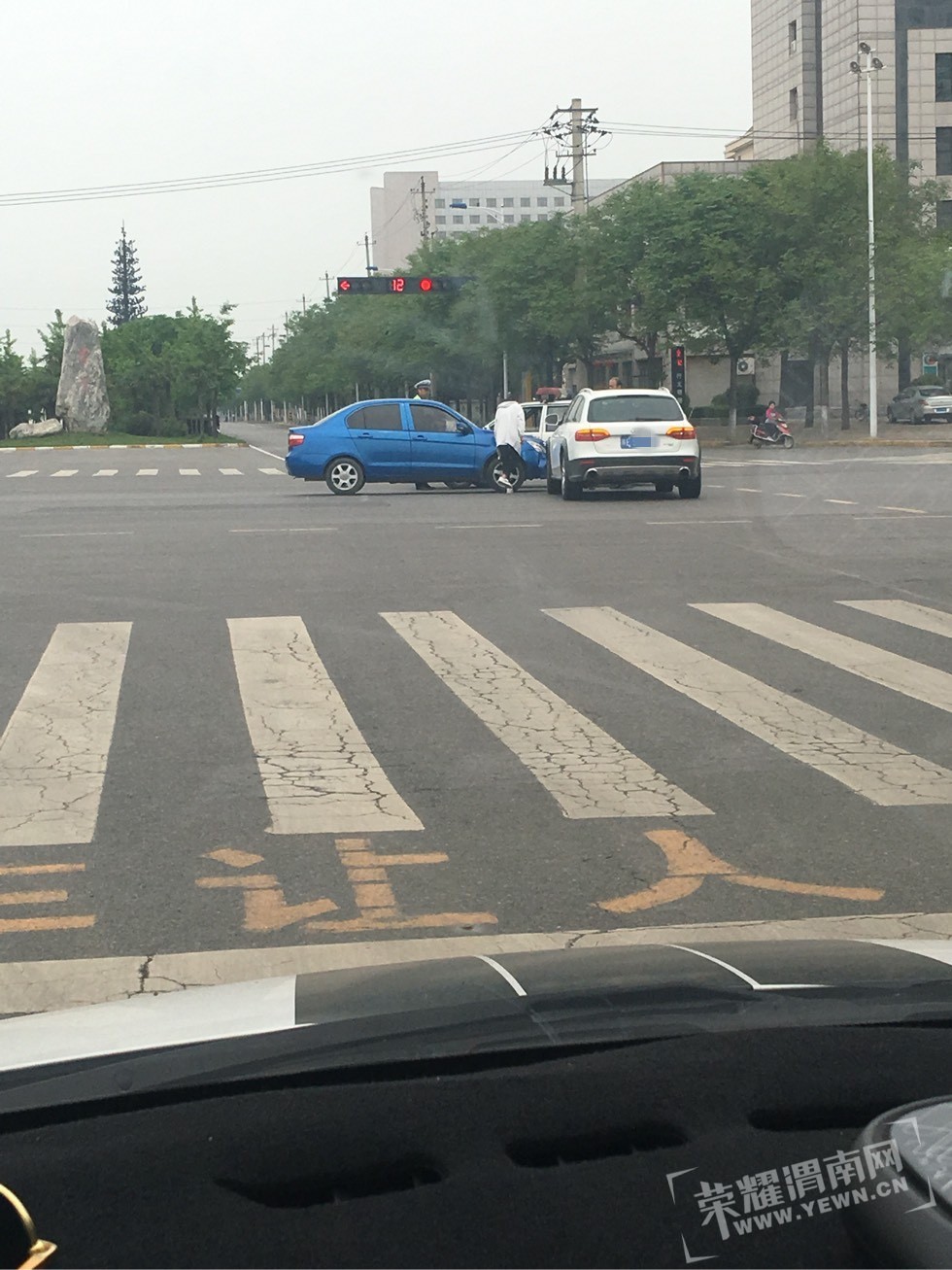 082729lg5kukyq03gk5xu1_����.jpg