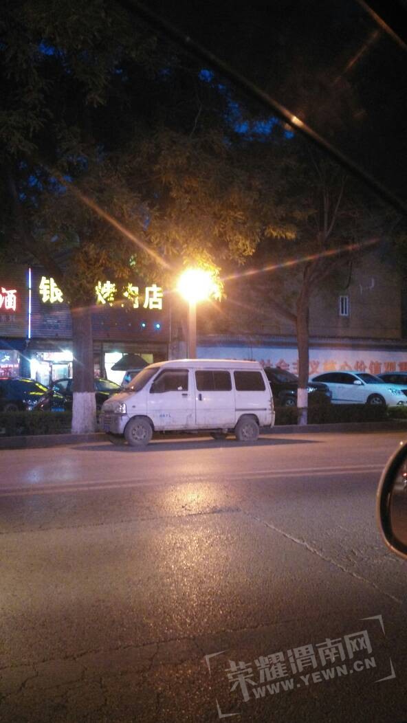 200648hp7ej11h4mzze624.jpg