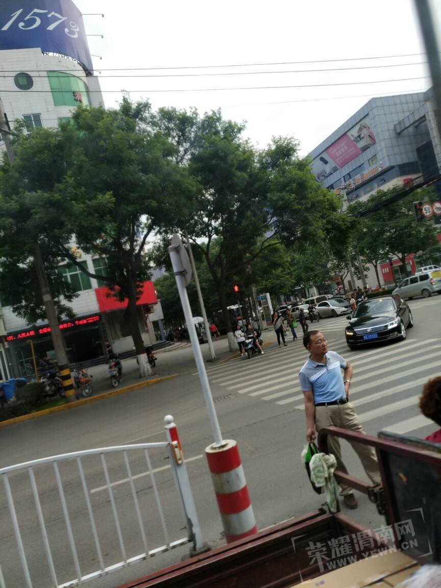 085223ho4vx41hh7mv6cv3.jpg