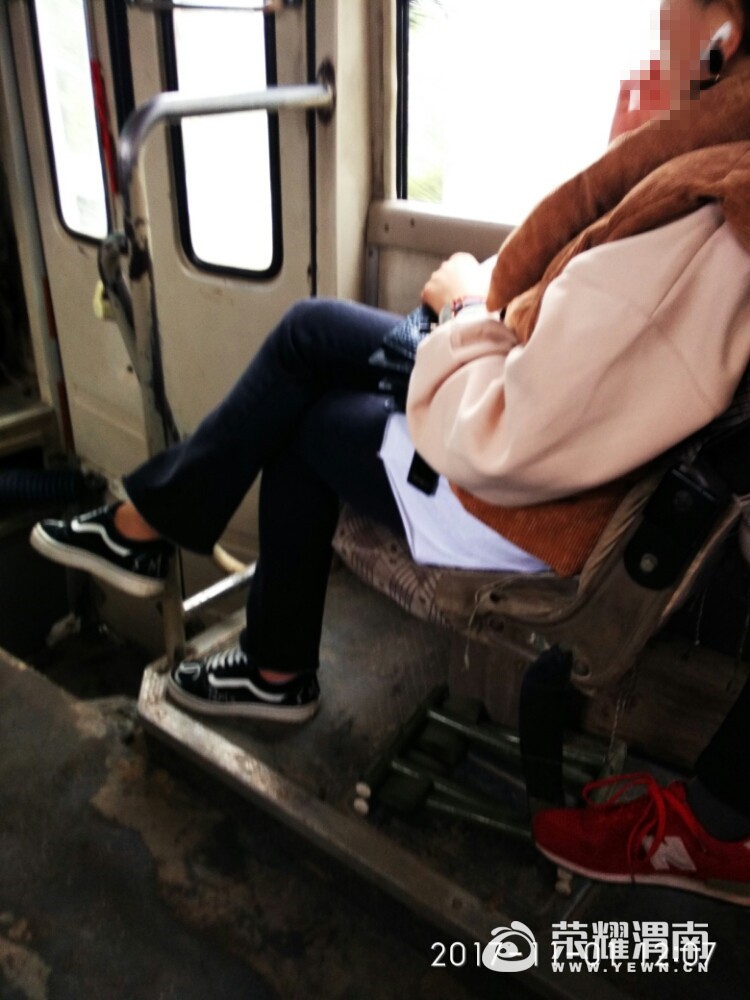 122737t53yzd4dc2zc2d5j.jpg