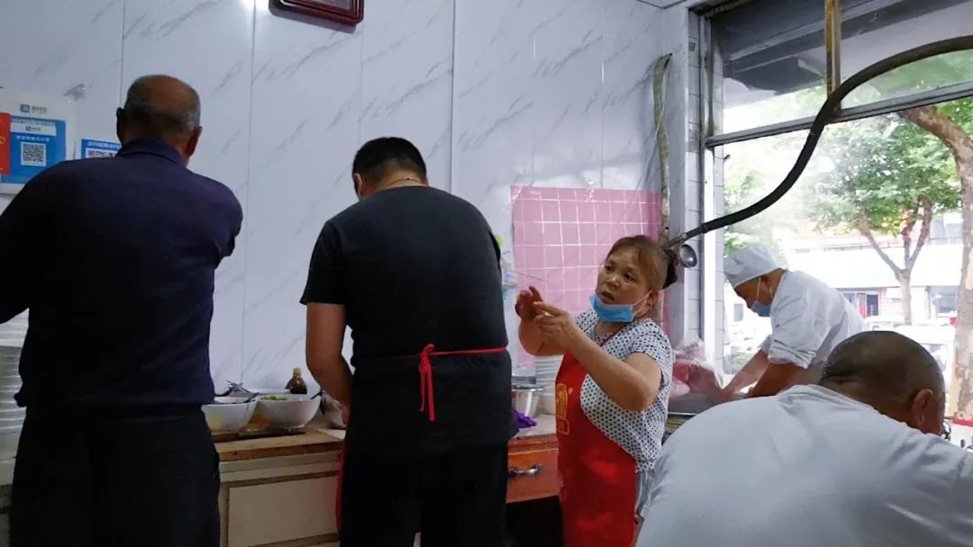 211505vaqkaxnzaliqgeel.jpg