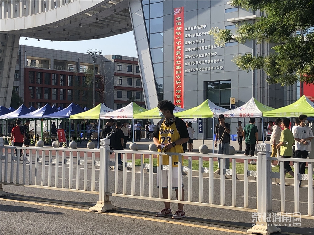 d7033b46468e6f2399840e1a6b44461.jpg