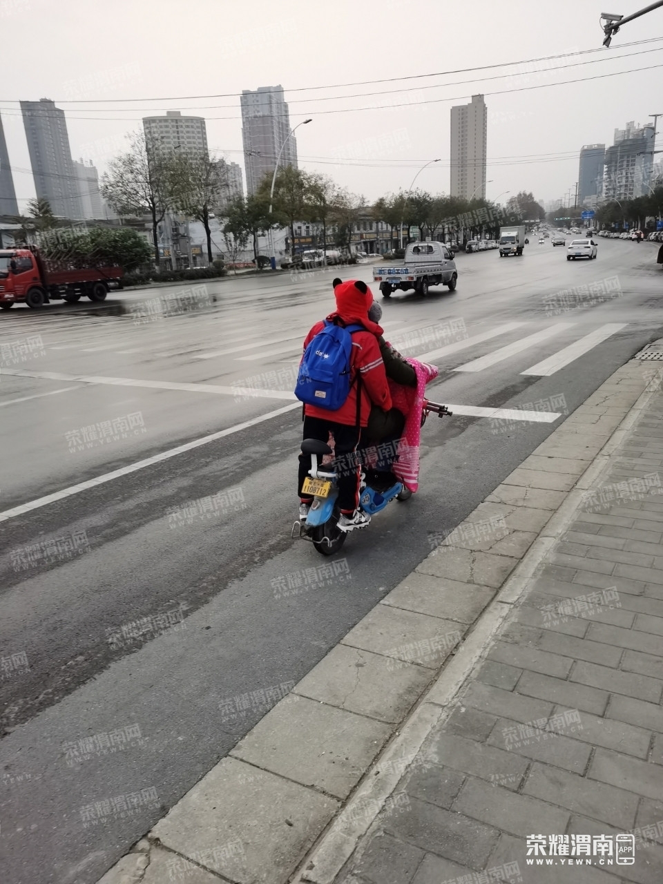 170923zs90p7gg5bs77868.jpg