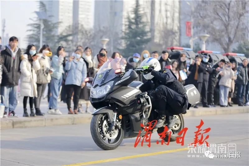154055ygkwppspxf8x8861.jpg