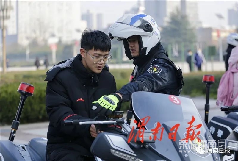 154056hertyj1y15q313x7.jpg