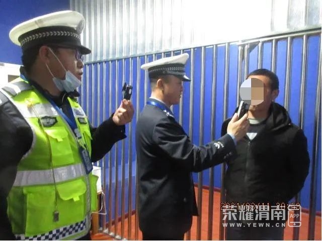 111222fp5mklcq3cj8n8vy.jpg
