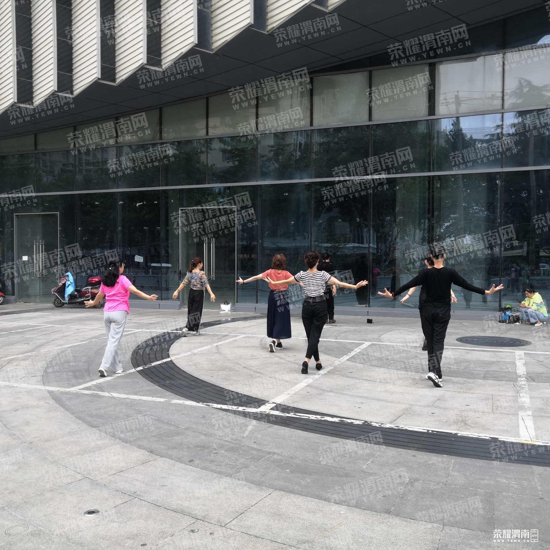 105519n7dz1sf0eegery30 (1).jpg