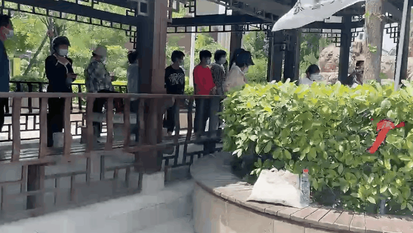 153714sztg0enhrc096g5g.gif