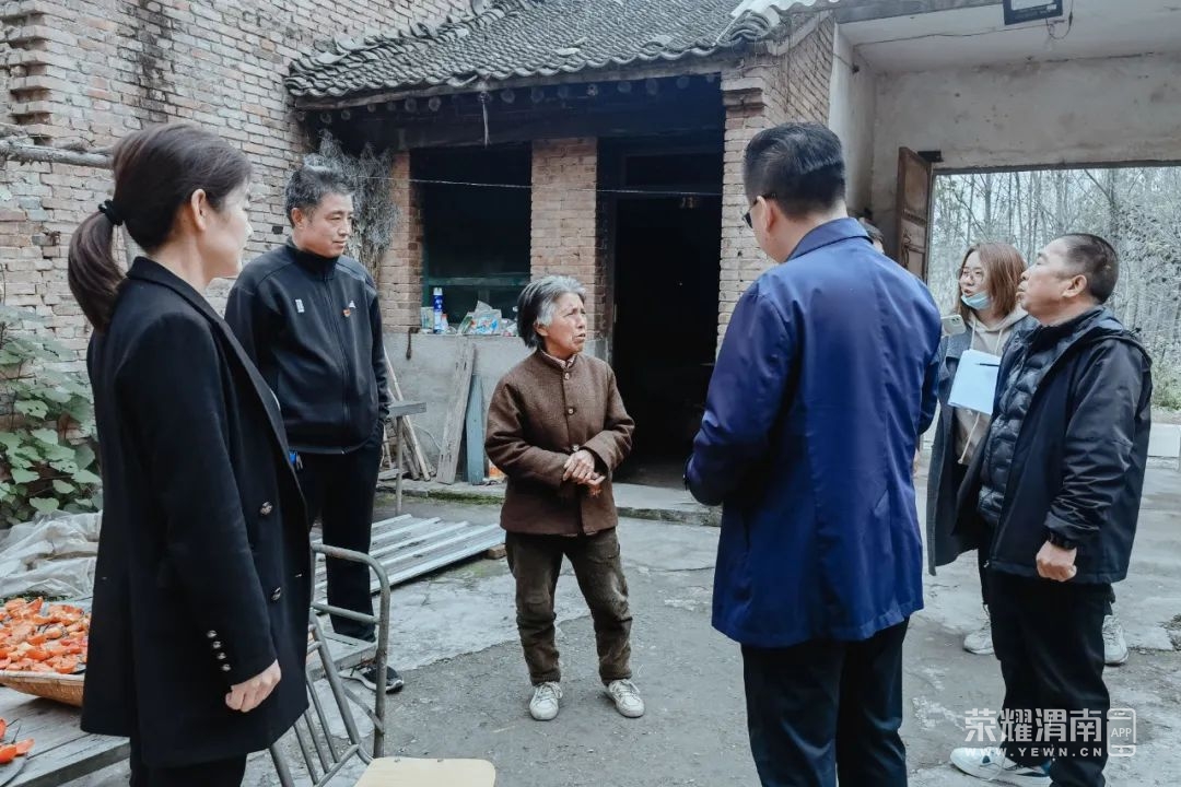 150430rv5xpb92eloqv2vb.jpeg