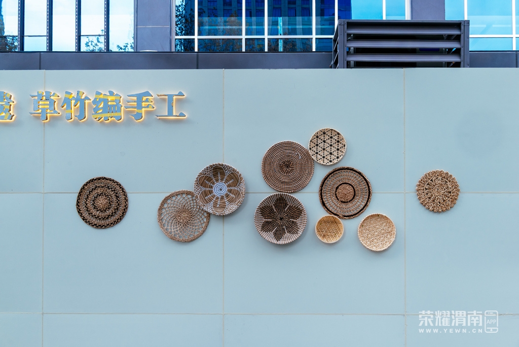 ����չ�� (58).jpg